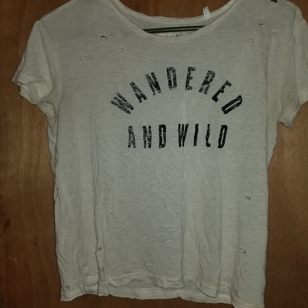 Cute cropped cut top!!! XS